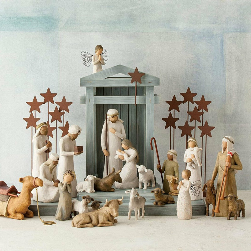 20-piece barn wood Christmas Nativity Set with Holy Family figures, ideal for holiday home decor & religious gifts.