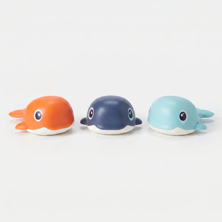 Colorful wind-up floating whale bath toys for kids, a 3-piece set for exciting and playful bathtime.