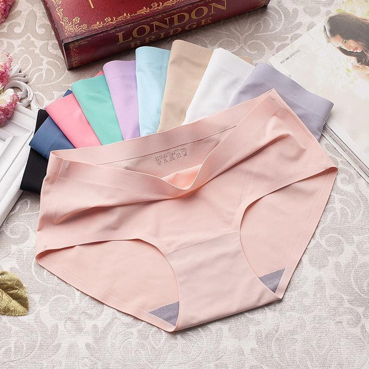 Silky soft multi-pack women's seamless underwear, perfect no-show panties in basic colors.