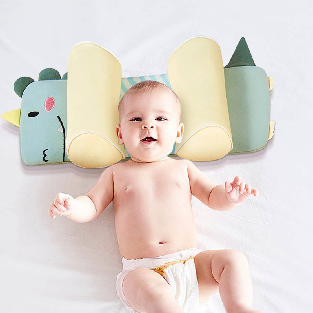 Breathable newborn head support pillow for flat head prevention, ensuring comfortable baby sleep.