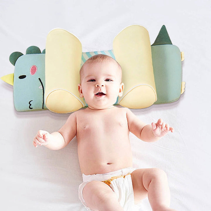 Breathable newborn head support pillow for flat head prevention, ensuring comfortable baby sleep.