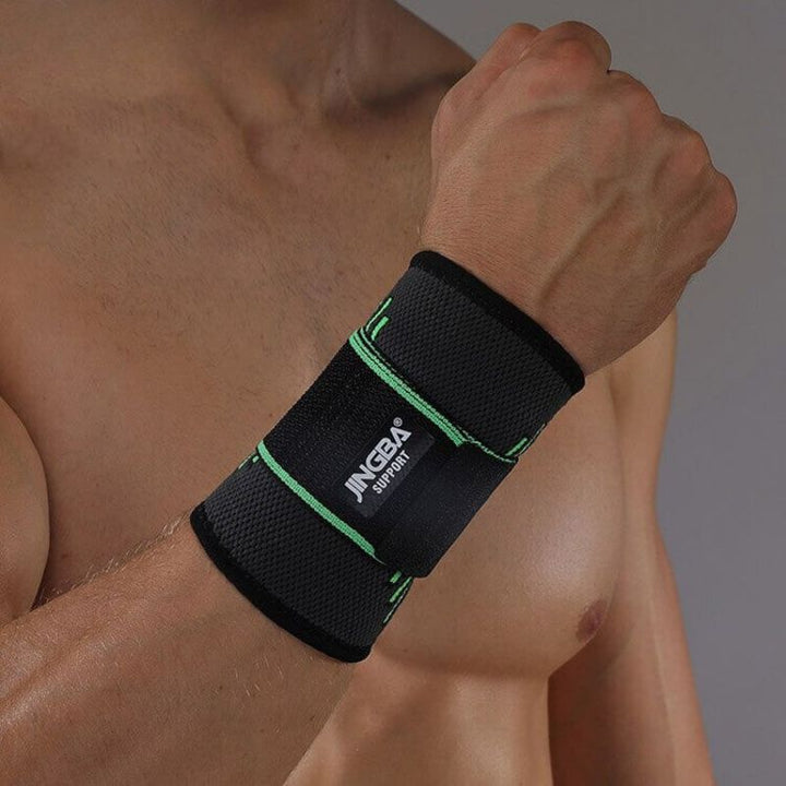 Premium adjustable wrist brace ensures superior pain relief & stability during sports & fitness activities.