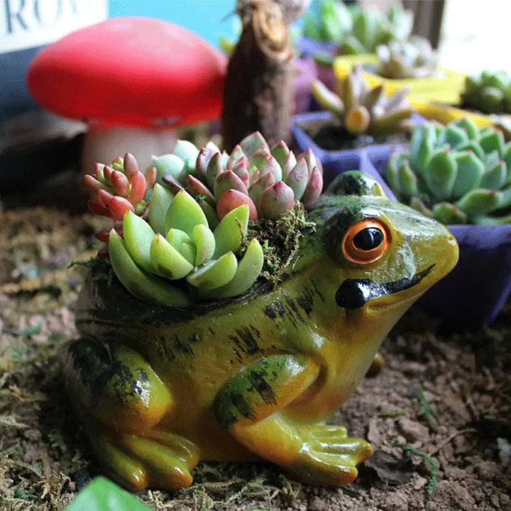 Hand-painted ceramic frog planter for indoor & outdoor plants. Cute, decorative pot, ideal garden gift.