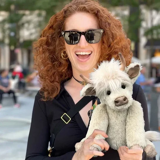 Charming Highland Cow stuffed animal, soft fur, ideal Scottish gift or animal decor for kids. Mooing toy.