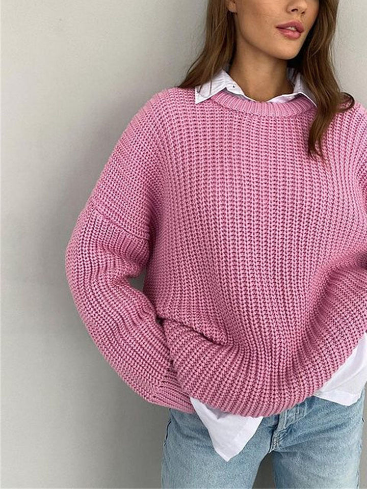Embrace comfort with this women's oversized chunky knit sweater, ideal for cozy winter fashion.