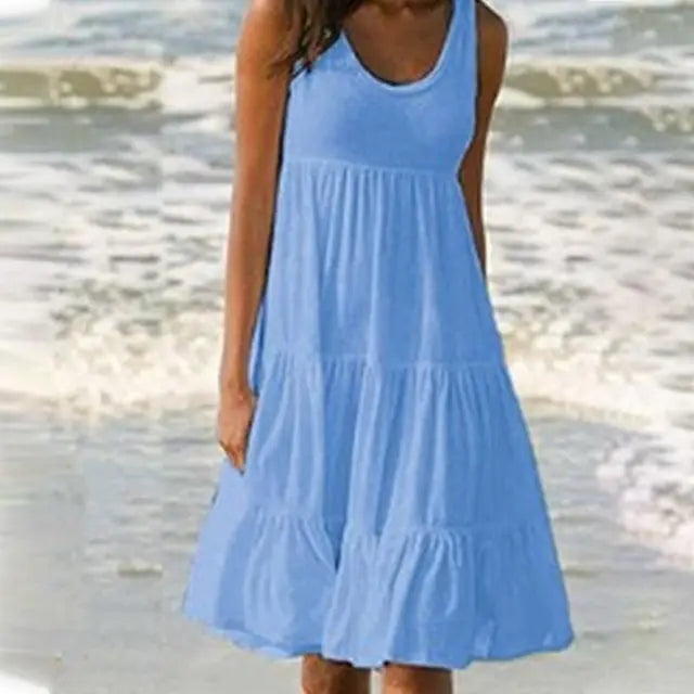 Chic Amelie mini dress with round neck, a must-have for women's summer style