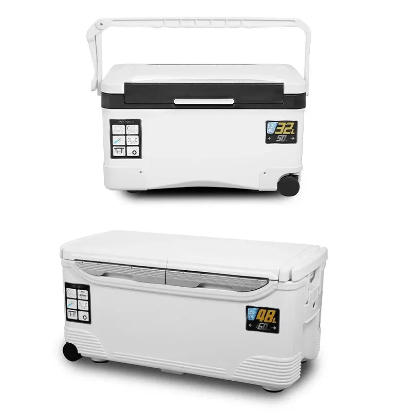Top-down view of Auren fishing cooler box, open, showcasing spacious interior for long-lasting cold storage.