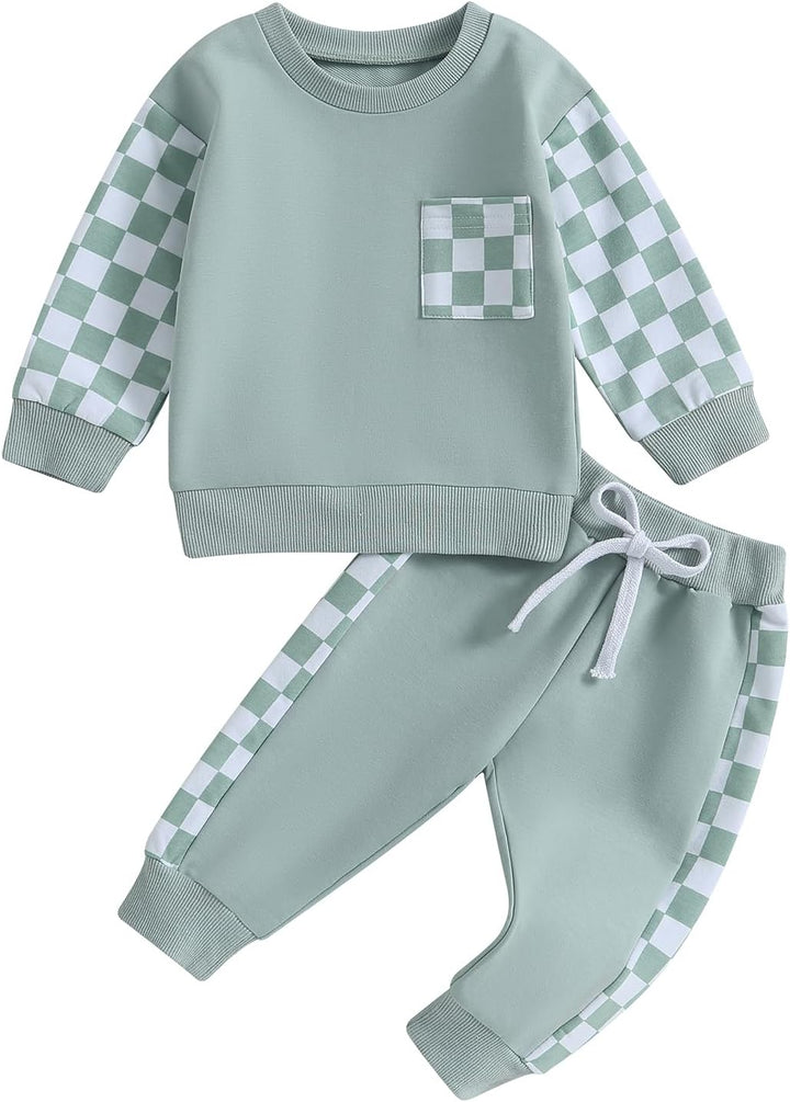 Baby jogger set, focus on the warmth of the contrast cotton blend fabric.