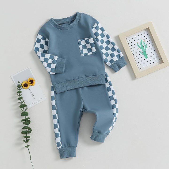 Baby's cozy winter jogger set, contrast design, perfect for active toddlers.