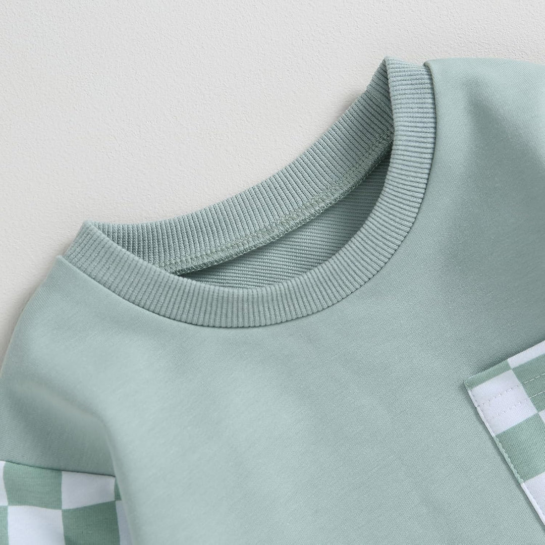 Baby jogger set, contrast sweatshirt and trousers, breathable cotton for comfort.