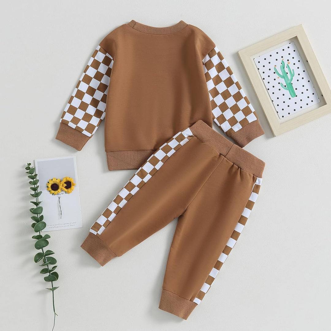 Baby jogger set, contrast colors, showcasing the quality of baby clothing.