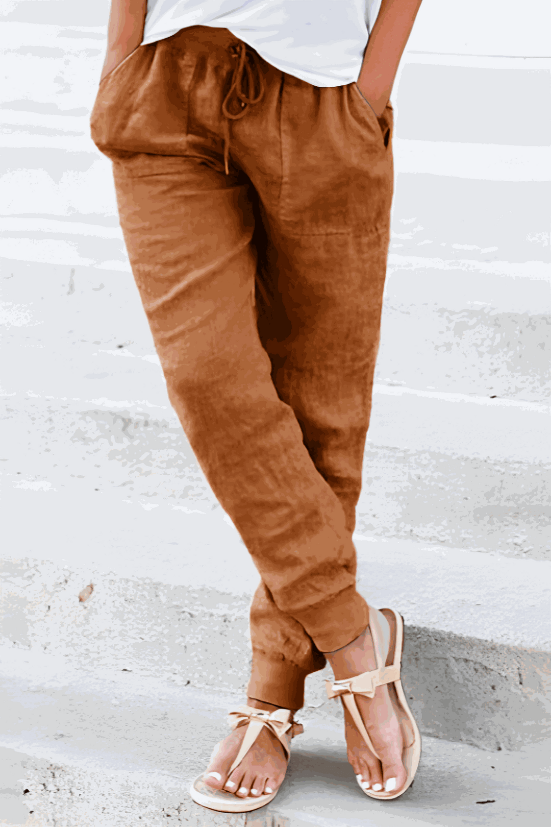 Everyday women's jogger trousers in a versatile color, offering comfort with an elasticated drawstring waist.