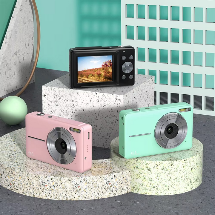 Green children's digital camera, 1080P HD, 44MP sensor, and 16X zoom for budding creators.