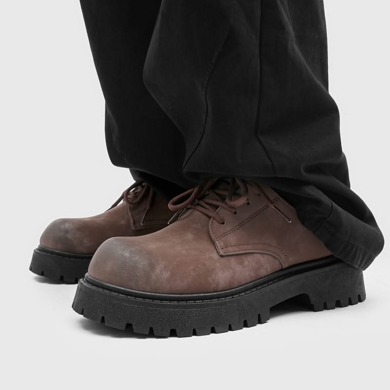 Brown men's durable derby shoes, perfect for streetwear or everyday comfort. Features thick sole.