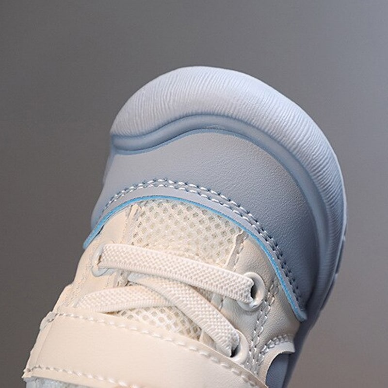 Anti-slip sole on FlexiToes toddler barefoot sneakers, ensuring safe and natural first walks.