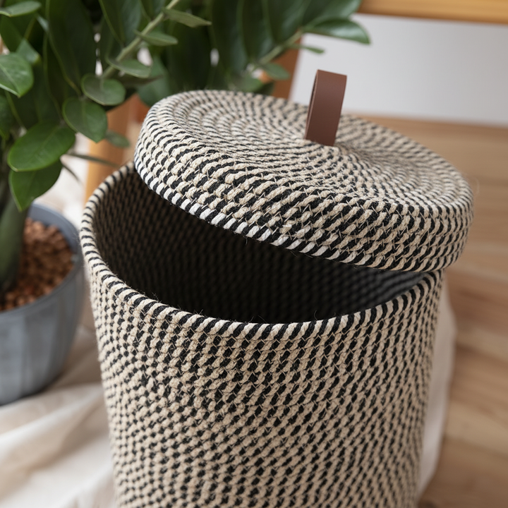 Stylish boho storage basket, handwoven with lid, natural fibers, for home organization