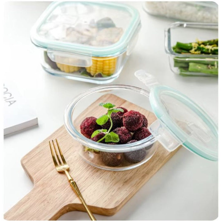BPA-free borosilicate glass lunchbox for healthy meal prep. Leak-proof, microwave, oven, freezer & dishwasher safe.