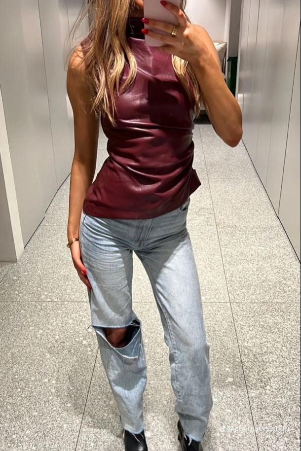 Elegant burgundy fitted top for women, a versatile fashion statement