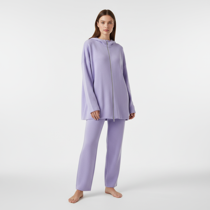 Leanne casual women's knit lounge set, a fashionable two-piece outfit with wide-leg pants for ultimate comfort.
