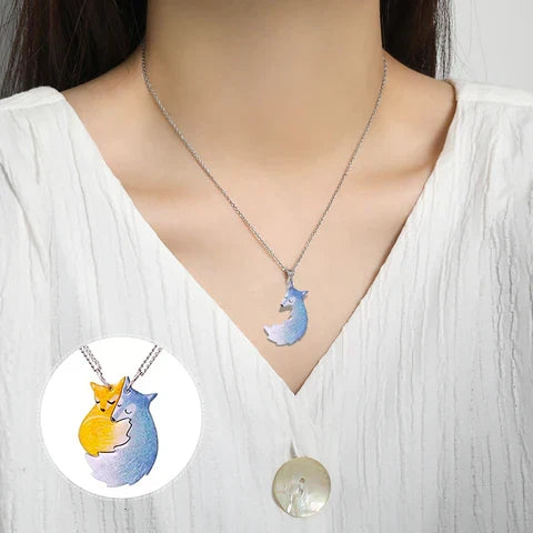 Unisex fox & wolf pendant necklace. Elegant animal jewelry, perfect for couples. Adjustable length.