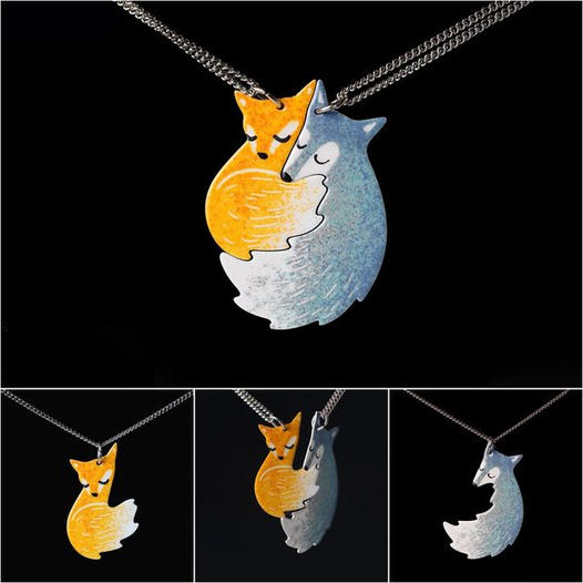 Two-piece fox and wolf necklace for couples, celebrating connection. A thoughtful unity gift.
