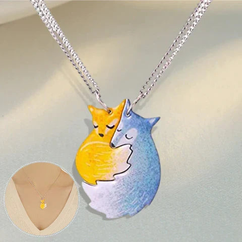 Adjustable fox & wolf couple pendant, silver-colored, a romantic and symbolic animal accessory.