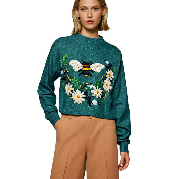 Elegant women's floral print sweater, soft and comfortable, ideal for versatile styling.