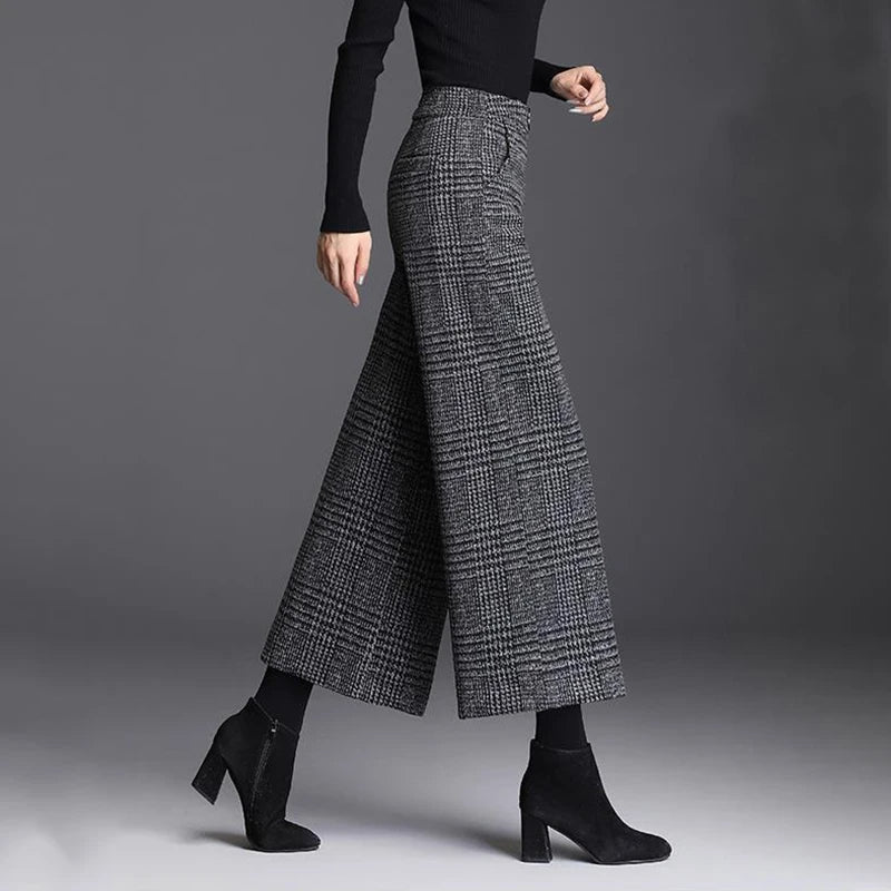 Effortlessly stylish women's plaid wide-leg dress pants, high-waist design for elegant & comfy office attire.