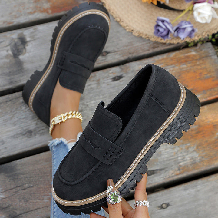 Durable women's platform loafers, offering lasting comfort and a trendy aesthetic.