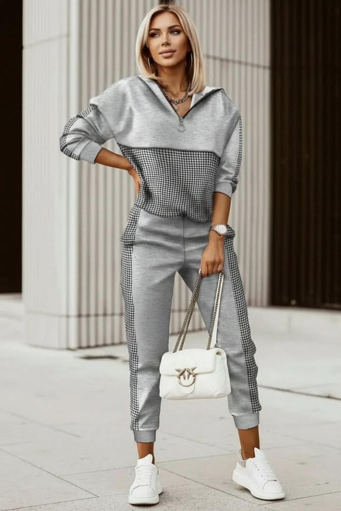 Stylish women's activewear set: a cozy sweatshirt & matching sweatpants, ideal for casual comfort.