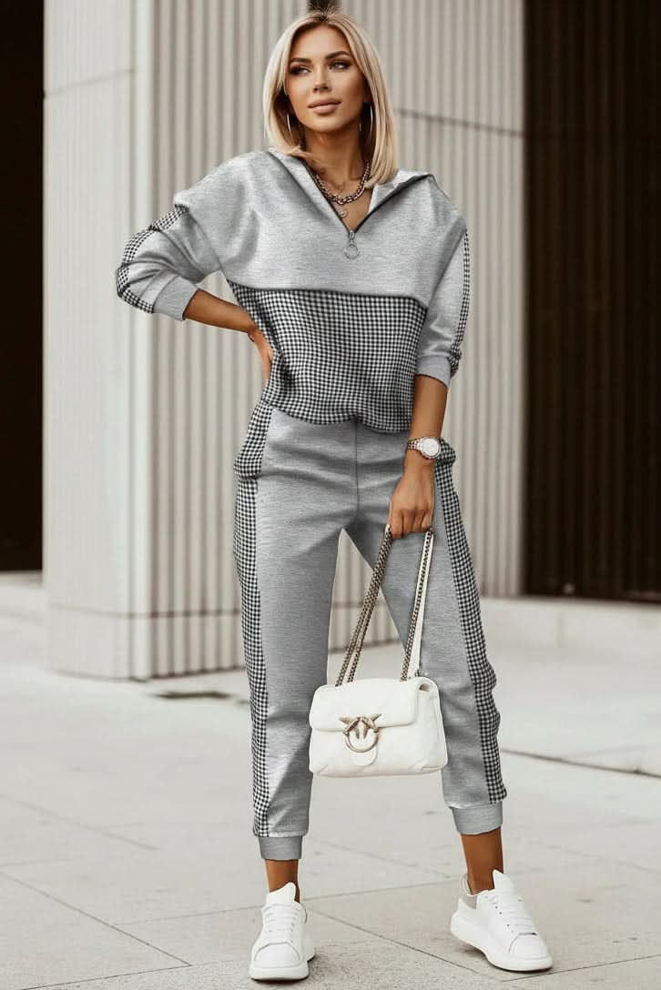Versatile women's matching tracksuit set, a comfortable sweatshirt & sweatpants for active & casual wear.