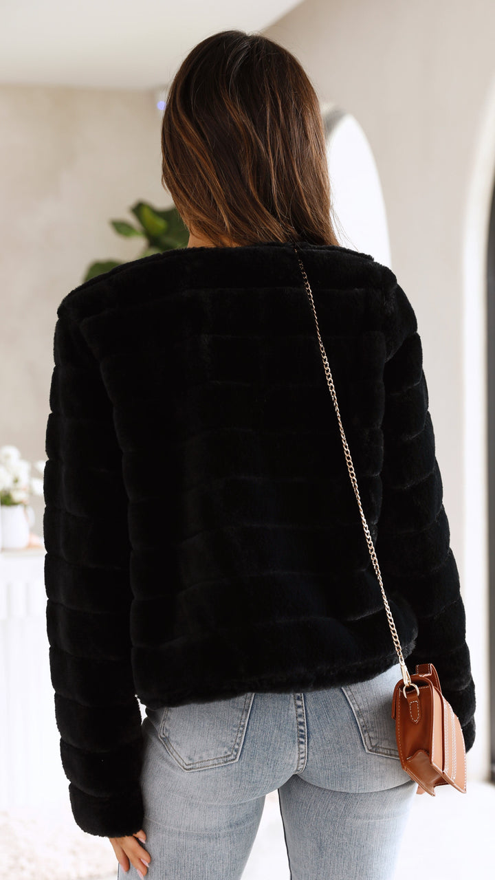 Trendy women's cropped jacket, ideal for layering in fall & winter.