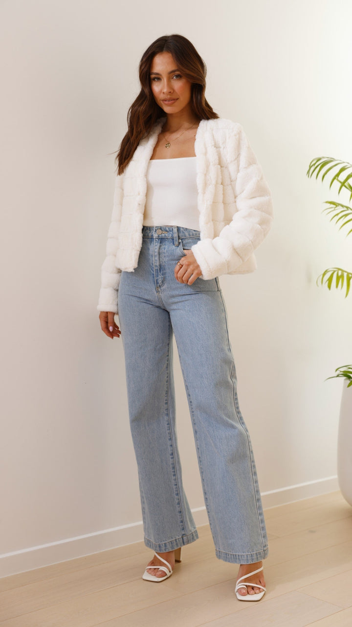 Fashion-forward cropped jacket for ladies. Elevate your fall & winter look.