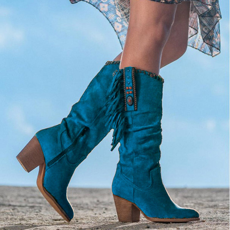 Fashionable women's knee-high cowboy boots, Dakota style, pointed toe, great for autumn/winter.