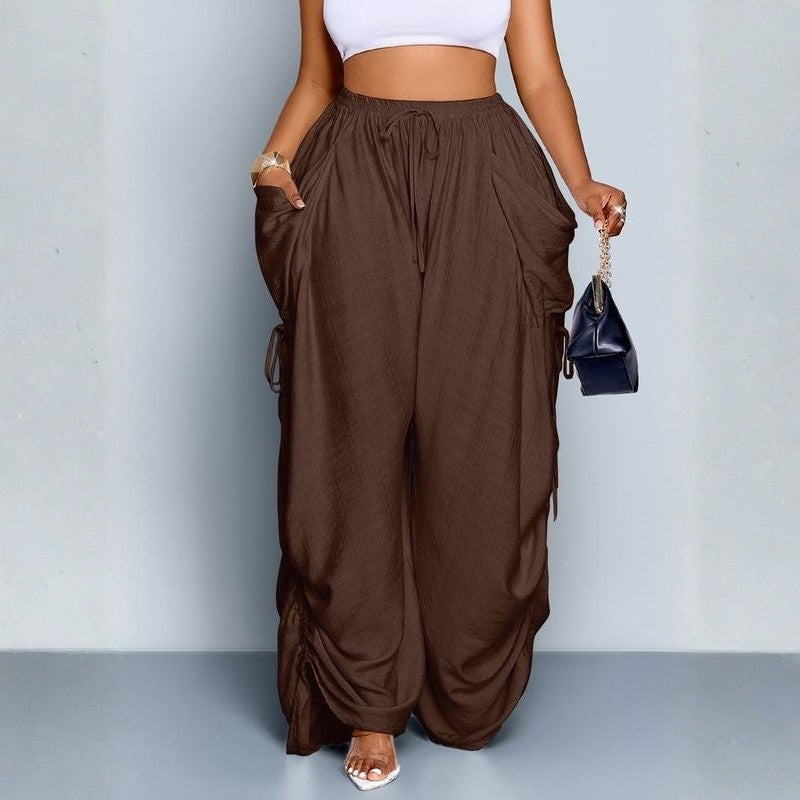 Modern women's wide leg pants, high-waist design. Chic & relaxed fit for versatile everyday wear.