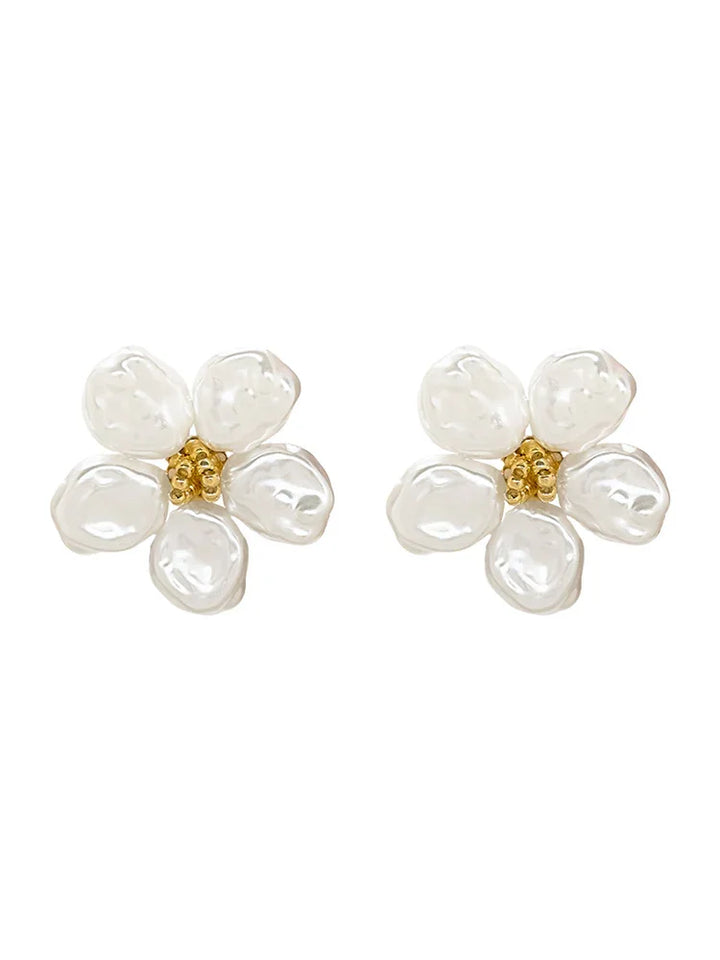 Unique irregular pearl petal earrings for women, featuring a distinctive and artistic design. Fashion jewelry.