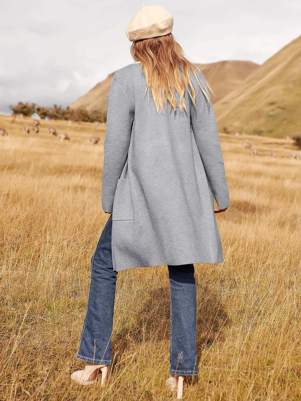 Comfortable women's knitwear cardigan, an essential for cozy winter fashion.