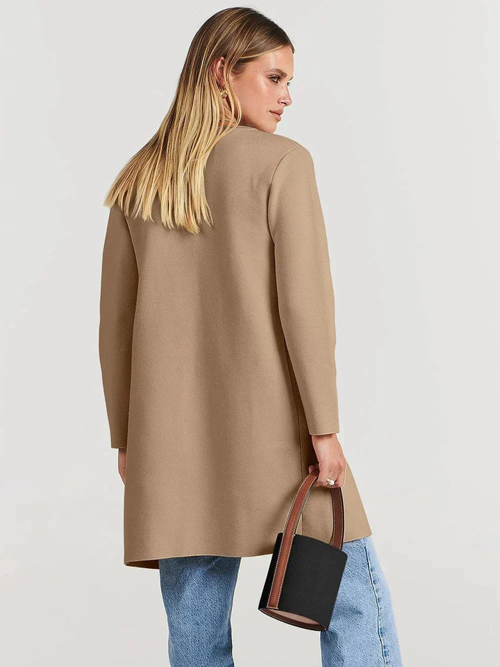 Stylish women's comfy knitwear cardigan, perfect for chic daily fashion.