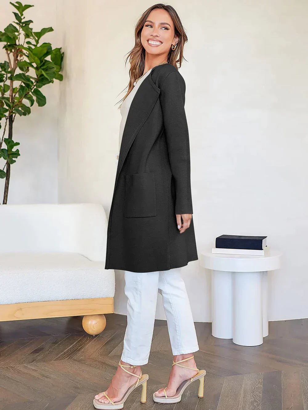 Chic women's cardigan with lapel, offering an elegant touch to any outfit.