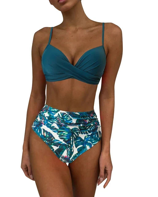 Embrace summer style with this women's quick-dry Mila bikini, perfect for beach adventures.