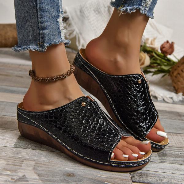 Comfortable women's orthopedic sandals with superior arch support, shock absorption & foot pain relief.