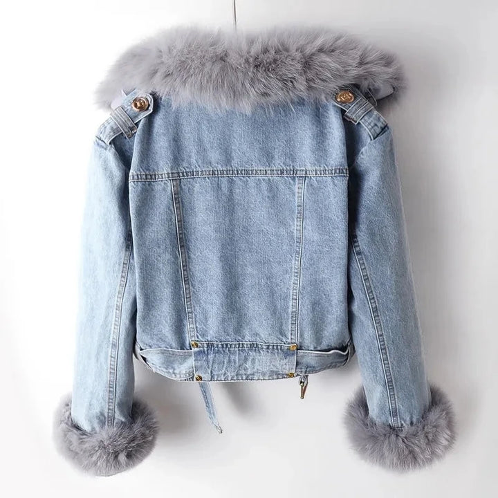Stylish women's plush jacket, an elegant outerwear piece for all seasons. Fashionable and comfortable.