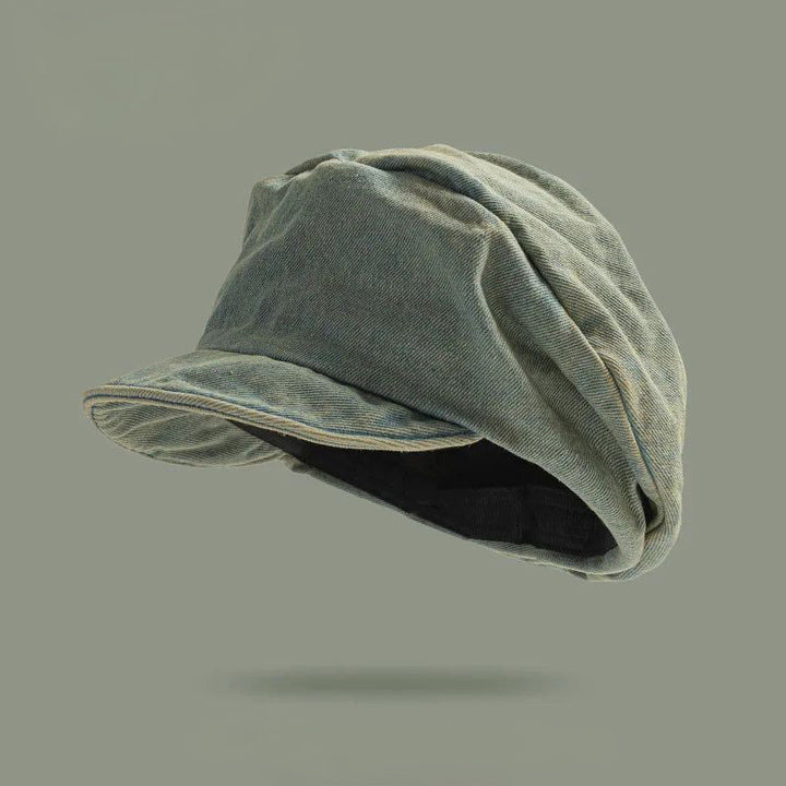 Elegant women's retro beret, a classic headwear piece. Perfect for a chic, vintage-inspired look.