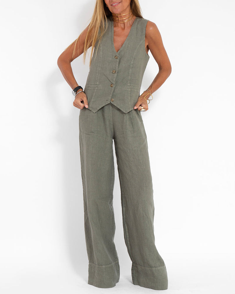 Chic women's summer top & shorts set for warm weather, perfect for beach, vacation, or casual comfort.