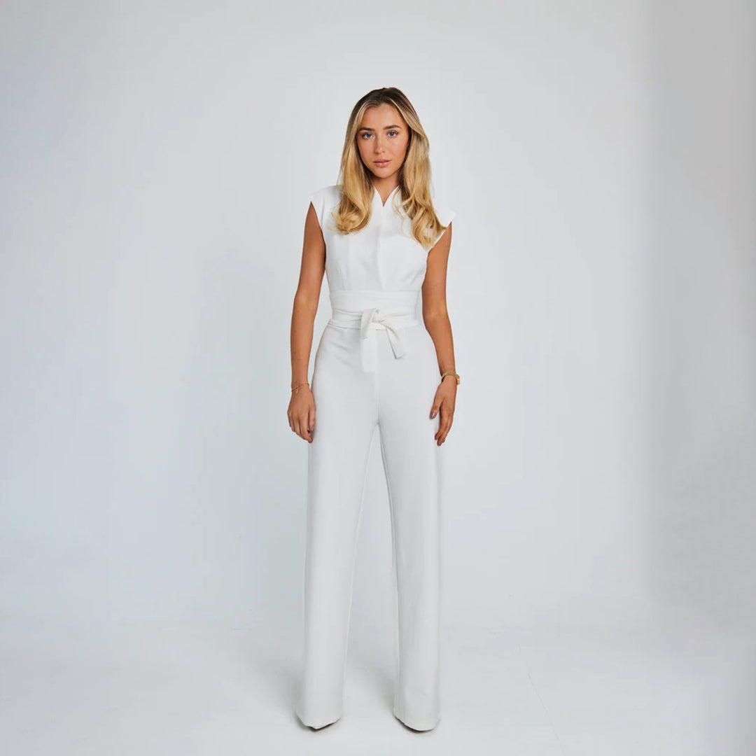 Chic women's wide-leg jumpsuit, comfortable and versatile for summer or spring fashion.