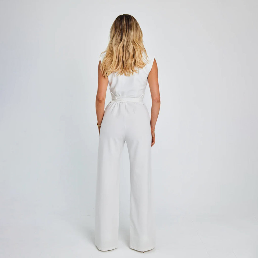 Comfortable pull-on wide-leg jumpsuit for women, ideal for spring fashion and versatile summer wear.