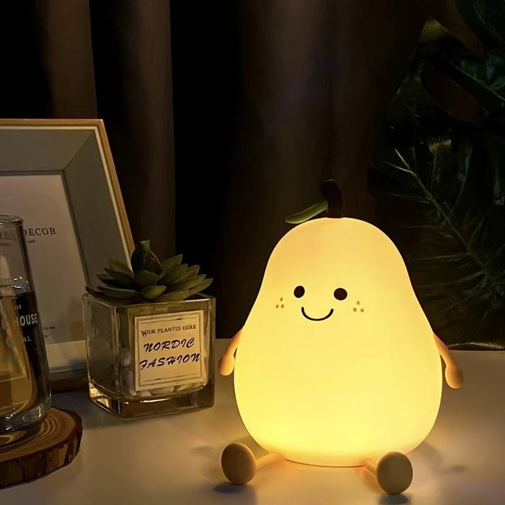 Whimsical GlowBerry Slaapvriendje night light, a child safety bedside lamp for any kids' room.