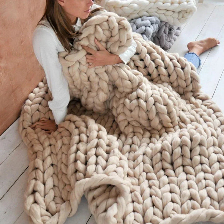 Knitted swatch made from chunky XL wool yarn, highlighting its softness.