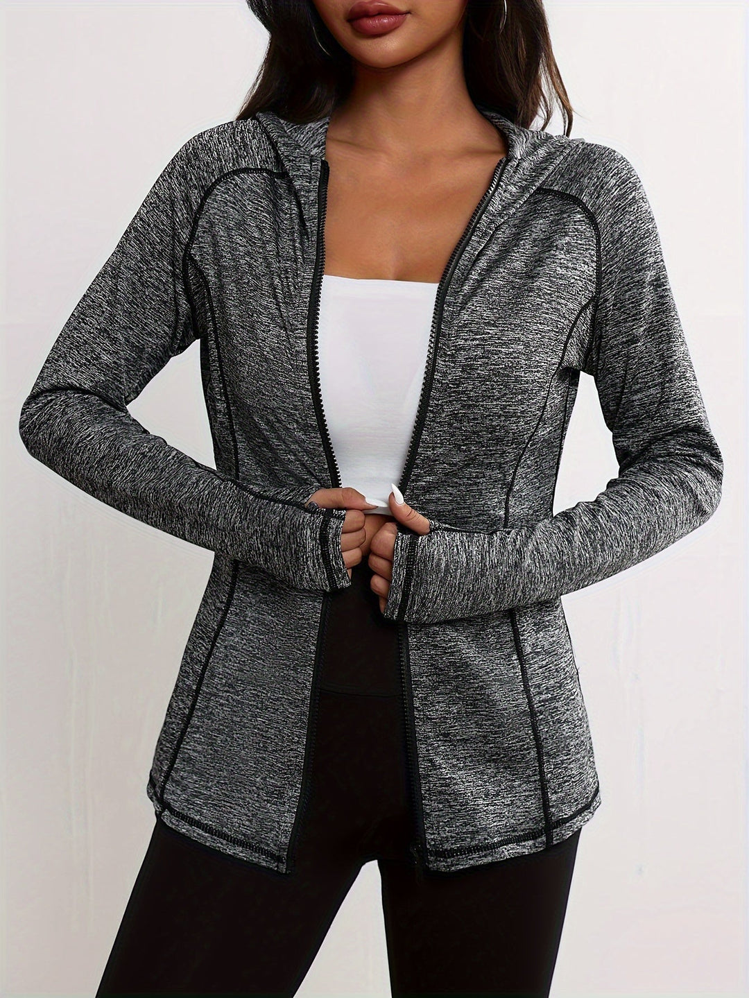 Clarissa women's hooded jacket for active women, lightweight and breathable for spring.
