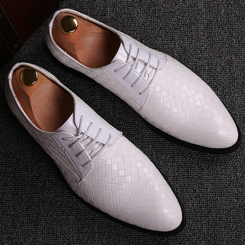 Comfortable men's leather lace-up shoes, versatile for both dressy and smart casual outfits. Casper style.